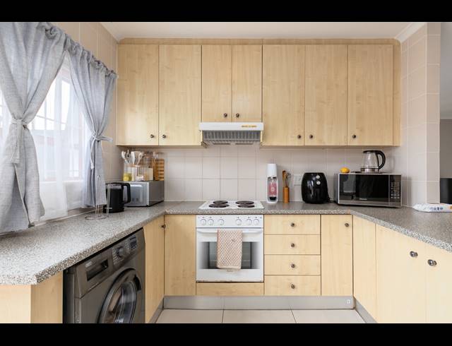 4 BEDROOM FREESTANDING FOR SALE IN PARKLANDS